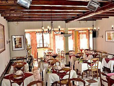 Отель Restaurant Le Plat D'etain
