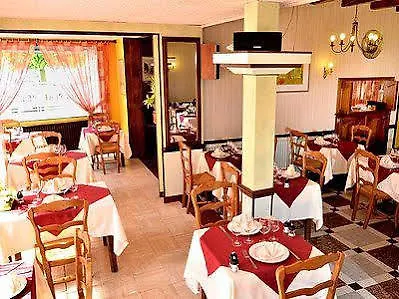 Restaurant Le Plat D'etain Parigi